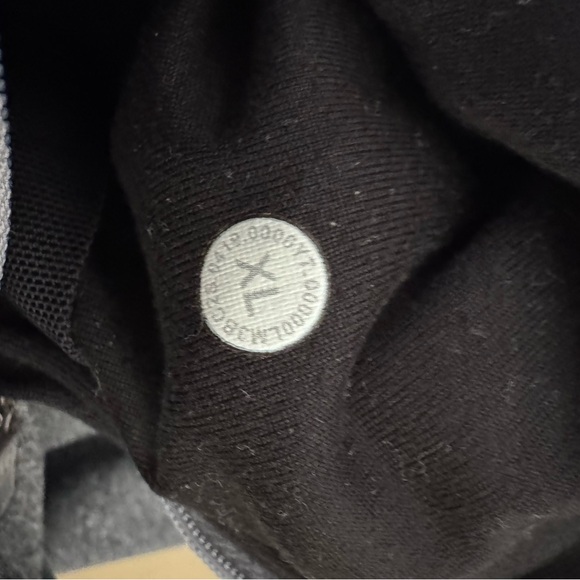 Lululemon Men’s Zip-up Hoodie - Picture 5 of 7
